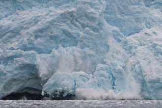 Calving glacier, edge of Monacobreen, Liefdefjord, Woodfjord area, Spitsbergen Island, Svalbard and