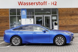 Refuelling a Toyota Mirai at a hydrogen filling station, Berlin, 17.05.2021