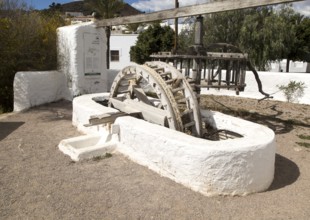 Historic communal well, El Pozo de los Frailes, Cabo de Gata national park, Spain, Europe