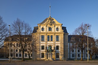 Lower Saxony State Archives with General Graf von Alten Memorial, Hanover, Lower Saxony, Germany,