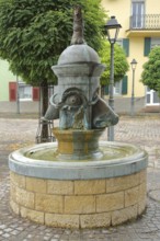 Six Senses Fountain by Jürgen Goertz 1986, sculpture, sixth sense, nose, smell, sense of sight,