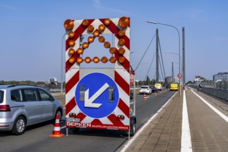 The Theodor-Heuss-Bridge, Rhine crossing, cable-stayed bridge, first road bridge of the so-called