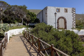 Path to the ruins of the Iglesia Conventual de San Buenaventura, ruins Convento de Buenaventura,