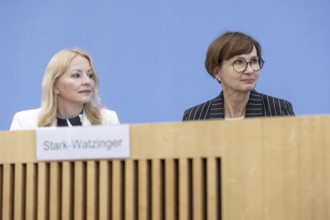 Bettina Stark-Watzinger (FDP), Federal Minister of Education and Research, and Christine