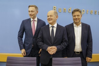 Christian Lindner (FDP), Federal Minister of Finance, Olaf Scholz (SPD), Federal Chancellor, and