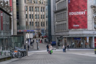 Bochum city centre, in January 2022, Massenbergstrasse, empty shopping streets, sale, special