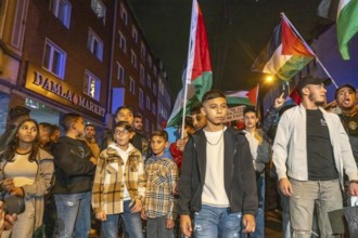 Demonstration by pro-Palestinian activists in Duisburg-Hochfeld, around 110 demonstrators marched