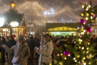 Pre-Christmas period, Christmas market in the city centre of Essen, Kennedyplatz, North