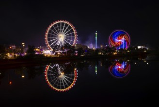 Night shot, overview, reflection in the river Neckar, Ferris wheel, Europa Rad, Gladiator, rides,