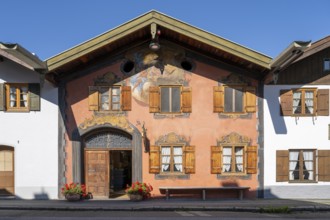 Violin-making museum, facade with Lüftlmalerei, Mittenwald, Werdenfelser Land, Upper Bavaria,