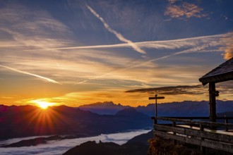 Sunrise at the Toni-Lenz-Hütte, behind Osterhorngruppe, Dachstein and Tennengebirge, in the valley