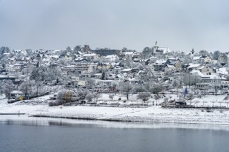 Snowy winter landscape on the Sorpe near Langscheid, Sundern, Hochsauerlandkreis, North