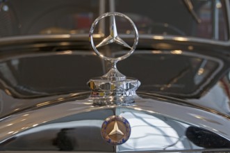 Mercedes star, Mercedes Benz 320 streamlined saloon, built in 1939, Mercedes Benz Museum,