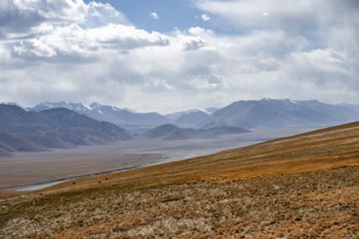 Mountains and plateau, Ak Shyrak Mountains, near Kumtor, Kara-Say, Tian Shan, Kyrgyzstan, Asia