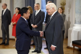 Thyra Chheang Cambodia is received by Frank-Walter Steinmeier (President of the Federal Republic of