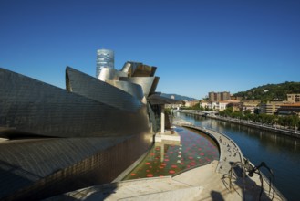 Guggenheim Museum Bilbao, architect Frank O. Gehry, Bilbao, Basque Country, Spain, Europe