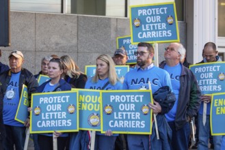 Detroit, Michigan USA, 6 November 2023, Postal workers rally to protest the increasing number of