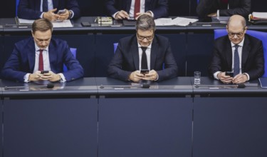 (L-R) Christian Lindner (FDP), Bundesminister der Finanzen, Robert Habeck (Buendnis 90 Die