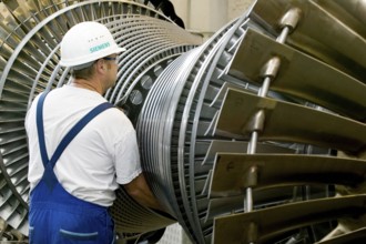 Production of an industrial steam turbine at the Görlitz plant in Germany. Industrial steam