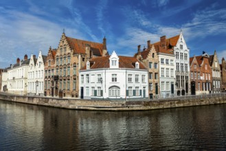 Canal and old houses, Bruges (Brugge), Belgium, Europe