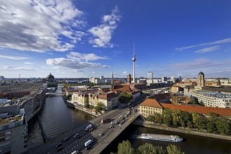 City panorama with Spree, Cathedral, Nikolai Quarter, Red Town Hall, TV Tower and Old Town House,