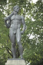 Sculpture figure from the fountain at the White Stone, man, club, fig leaf, Eschersheim, Main,