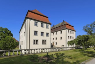 Geislingen moated castle, three-winged moated castle complex, former manor house of the Lords of