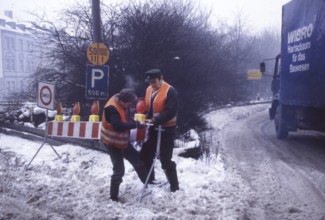 DEU, Germany: The historical slides from the 80-90s, Ruhr area. Smog alert with traffic closure