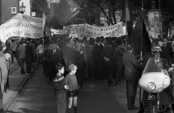 A wave of outrage swept the Ruhr area when the Hansa colliery was closed, here at demonstrations in