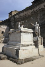 Statue of di M. Nonio Balbo, Nonius Balbus, in the ruined city of Herculaneum, Campania, Italy,