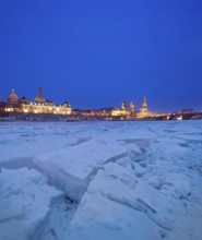 Ice drift on the Elbe in Dresden