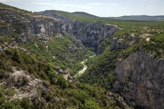 View into the Verdon Gorge at Belvedere de Bau Beni, Grand Canyon du Verdon, Département