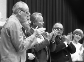 Election Party Congress of the SPD on 09.06.1980 in Essen.HJerbert Wehner, Helmut Schmidt, Willy