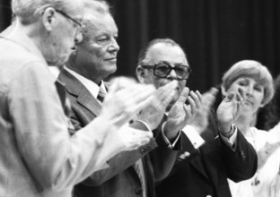 Election Party Congress of the SPD on 09.06.1980 in Essen.HJerbert Wehner, Willy Brandt,