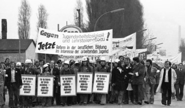 Demonstration of 30, 000 of the DGB youth against unemployment and better vocational training on 19