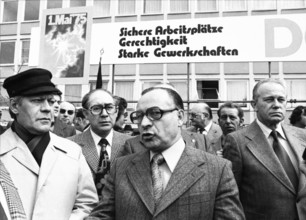 The DGB central event on 1 May 1975 with the Federal Chancellor in Gelsenkirchen.... Helmut Schmidt