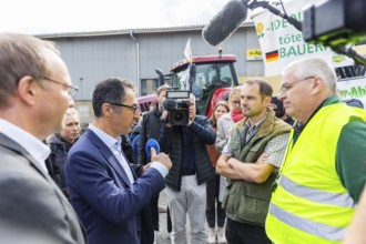 Federal Minister of Food and Agriculture, Cem Özdemir, visits Großdrebnitzer Agrarbetriebsges. mbH