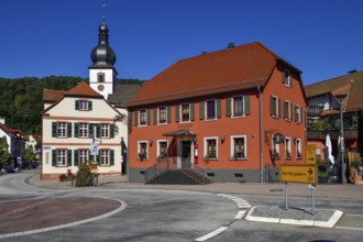 Street scene, in the background the catholic church Heiliger Petrus, Dahn, county Südwestpfalz,