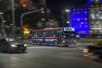 Bus line 152 in front of Centro Cultural Kirchner, Kirchner Cultural Center, Monserrat district,