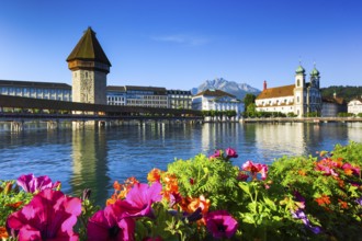 Chapel Bridge with Pilatus, Reuß, Old Town Lucerne, Switzerland, Europe