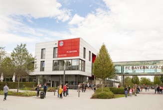 FC Bayern Campus, FC Bayern youth training centre, venues for the woman's and all youth football