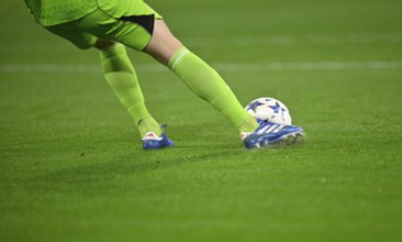 Partial view goalkeeper Manuel Neuer FC Bayern Muenchen FCB (01) on the ball, Champions League,