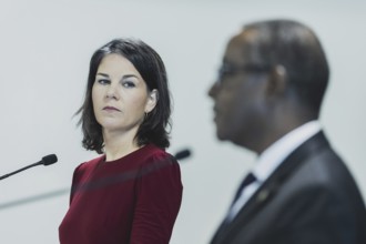 (L-R) Annalena Baerbock (Buendnis 90 Die Gruenen), Bundesaussenministerin, und Vincent Biruta,