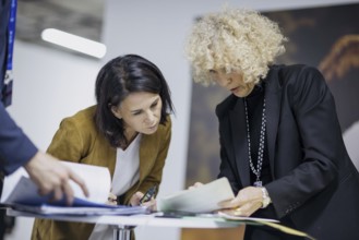 Annalena Baerbock (Buendnis 90 Die Gruenen), Bundesaussenministerin, Jennifer Lee Morgan,