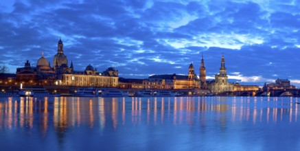 DEU Saxony Dresden Dresden Silhouette