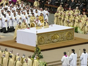 Holy Mass by Pope Benedict XVI Joseph Ratzinger, Inauguration Ceremony at St. Peter's Cathedral, St