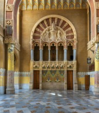 Interior view of the hall and corridors in the main building in the Hospital de la Santa Creu i