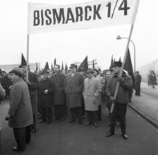 With black flags, miners of the Bismarck colliery and their relatives demonstrated against the