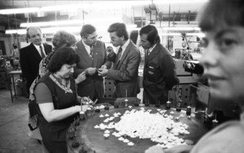 Women's jobs at the appliance manufacturer Krups on 24.06.1975 in Bottrop. Visit from the USSR