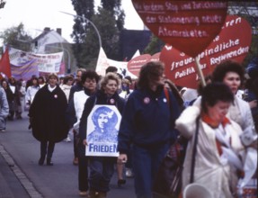 DEU, Germany: The historical slides from the 84-85 r years, Düsseldorf. Women demonstrate for equal